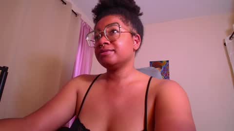 Snapshot of romantic_stargirl chatting on April 2026 12:25:02 PM Is A Belle online show from April 2026 12:25:02 PM