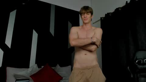 Romeo Ricci online show from April 2026 07:32:01 PM