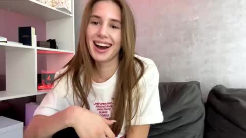 Snapshot of ronaldleidholt chatting on March 2026 10:26:01 AM Ketlyn is here now help me get 50 thumbs up pls online show from March 2026 10:26:01 AM