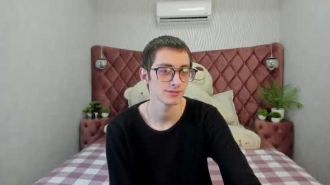 ronbevs online show from April 2026 07:48:01 PM