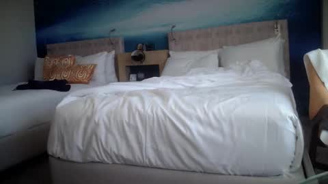 ronin098 online show from November 2025 07:51:02 PM