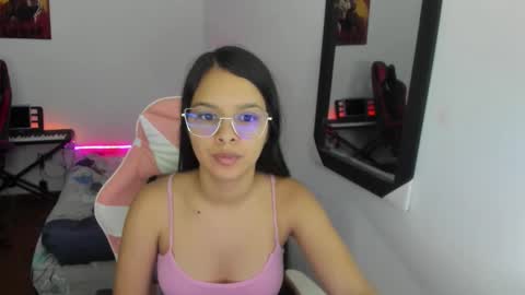  MIA AND PAUL online show from December 2025 07:18:01 PM