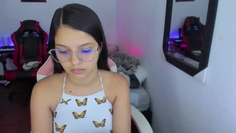  MIA AND PAUL online show from January 2026 11:06:02 PM