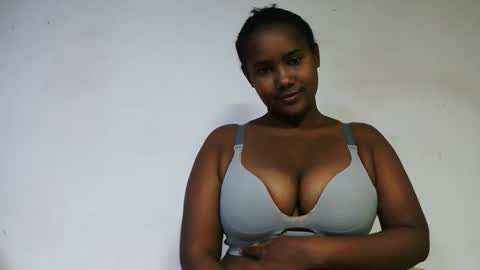Snapshot of roosesexy chatting on June 2026 07:25:02 AM roosesexy online show from June 2026 07:25:02 AM