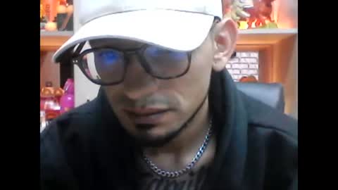 Snapshot of roroavila chatting on November 2025 08:16:02 AM roroavila online show from November 2025 08:16:02 AM