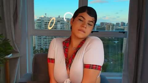 Snapshot of rosalie_bliss chatting on June 2026 07:52:01 PM Rosalie Bliss online show from June 2026 07:52:01 PM