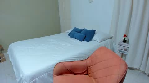 Rosalia online show from December 2024 05:10:02 PM