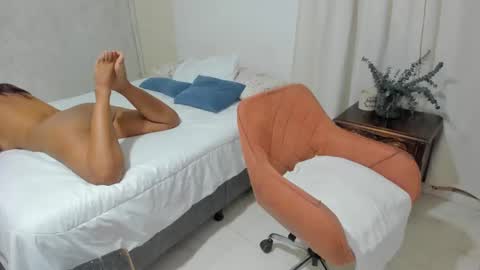 Rosalia online show from February 2025 09:52:02 PM