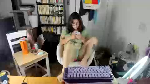 rose257044 online show from October 2025 01:00:02 PM