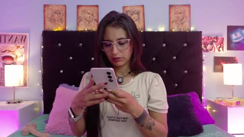 Snapshot of rose_smiley1 chatting on May 2026 03:45:01 AM Rose online show from May 2026 03:45:01 AM