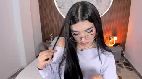 Snapshot of rosecassie chatting on May 2026 01:40:01 PM Rose online show from May 2026 01:40:01 PM