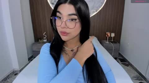 Snapshot of rosecassie chatting on May 2026 01:06:01 PM Rose online show from May 2026 01:06:01 PM