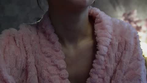 roseess_ online show from February 2025 10:12:02 AM