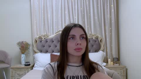 Snapshot of rosehubbard chatting on January 2025 11:10:02 AM Rose Hubbard online show from January 2025 11:10:02 AM