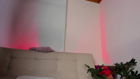 Snapshot of roselinedior chatting on December 2024 04:50:01 PM Lyla OF roselinedior online show from December 2024 04:50:01 PM