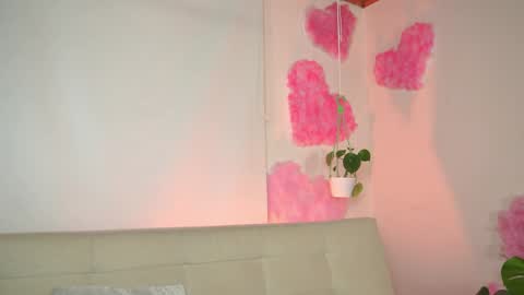 Snapshot of roselinedior chatting on March 2025 02:54:01 PM Lyla OF roselinedior online show from March 2025 02:54:01 PM