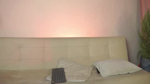 Snapshot of roselinedior chatting on March 2025 09:29:02 PM Lyla OF roselinedior online show from March 2025 09:29:02 PM