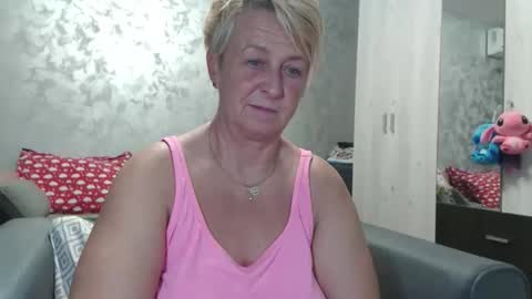 Lovepinklilly online show from September 2025 05:18:02 PM