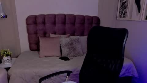 Rose Taylor online show from March 2026 01:38:01 PM