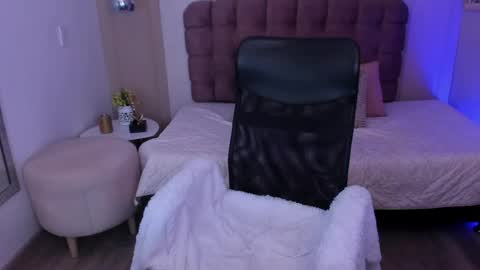 Snapshot of rosetaylorla chatting on June 2026 12:58:02 PM Rose Taylor online show from June 2026 12:58:02 PM