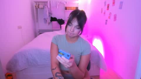 Roshelle online show from February 2025 04:13:02 PM