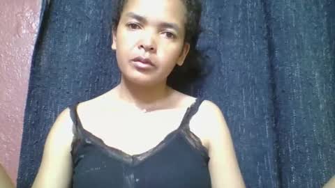 Snapshot of rosia685234 chatting on April 2026 02:51:02 AM rosia685234 online show from April 2026 02:51:02 AM