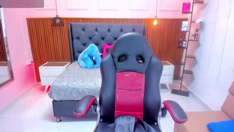 ROSSI online show from October 2025 07:22:02 PM