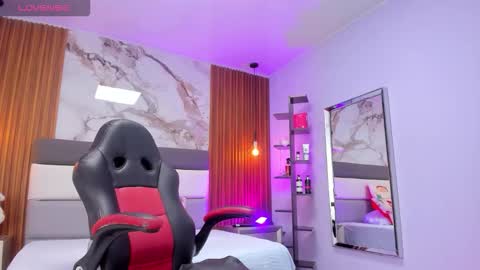 ROSSI online show from November 2025 07:24:02 PM