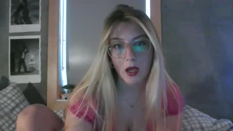 Snapshot of rosiealone chatting on December 2025 01:53:01 PM Rosie online show from December 2025 01:53:01 PM