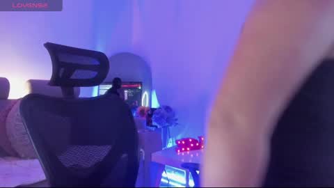 ross_lee online show from April 2026 08:53:02 PM