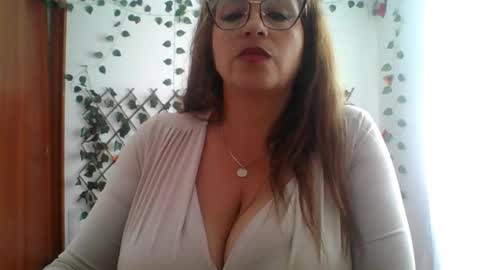 Rossana  online show from November 2025 07:37:01 PM