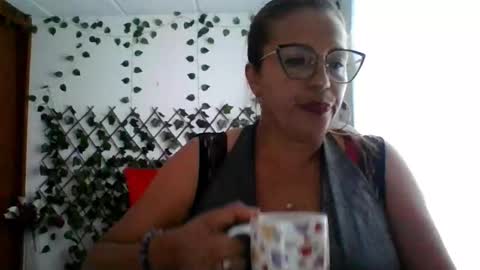 Rossana  online show from November 2025 09:17:01 PM