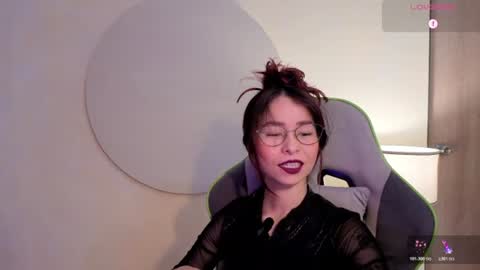 Snapshot of rosse_98_ chatting on June 2026 02:50:02 PM Miss Rosse online show from June 2026 02:50:02 PM