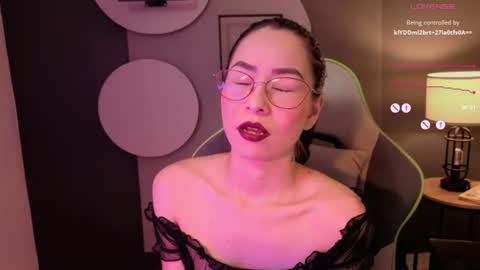 Snapshot of rosse_98_ chatting on July 2026 03:50:01 PM Miss Rosse online show from July 2026 03:50:01 PM