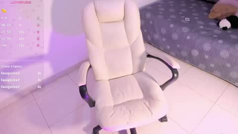 rosse_taylorx1 online show from April 2026 07:06:02 PM