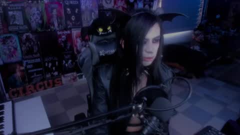 Snapshot of rotten_dreams chatting on February 2025 09:39:01 PM rot online show from February 2025 09:39:01 PM