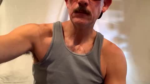 roundthebend8 online show from June 2026 02:11:02 AM