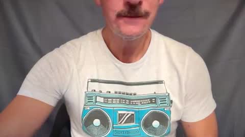 Snapshot of roundthebend8 chatting on July 2026 03:04:01 AM roundthebend8 online show from July 2026 03:04:01 AM