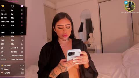 Snapshot of rouse_hallberg_ chatting on March 2025 02:09:02 AM DREAM online show from March 2025 02:09:02 AM