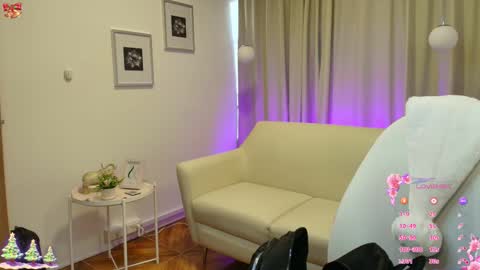 Rousee online show from December 2025 12:03:02 PM