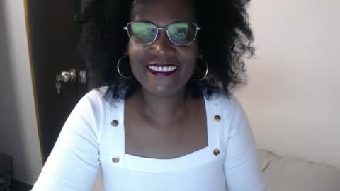 luxa online show from February 2025 09:31:01 PM