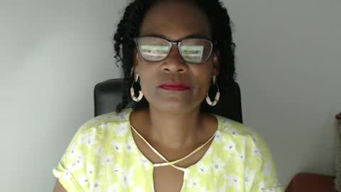 Snapshot of roushlove chatting on May 2026 01:05:02 PM luxa online show from May 2026 01:05:02 PM