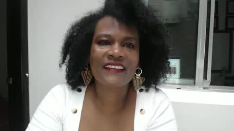 Snapshot of roushlove chatting on May 2026 02:01:01 PM luxa online show from May 2026 02:01:01 PM