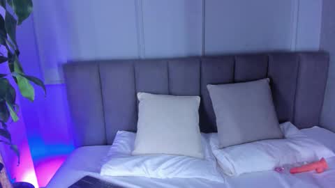 Rousse online show from February 2026 11:11:01 AM