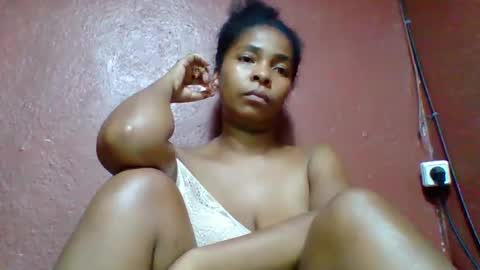 rovaelyah online show from November 2025 06:29:01 PM