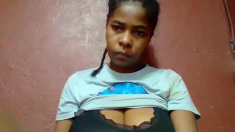 rovaelyah online show from April 2026 02:37:02 AM