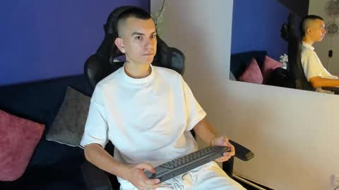 Snapshot of rowancley chatting on November 2025 11:21:02 AM Rowan online show from November 2025 11:21:02 AM