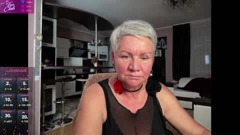 Snapshot of roxana_brooks chatting on January 2025 04:03:01 PM Roxana online show from January 2025 04:03:01 PM