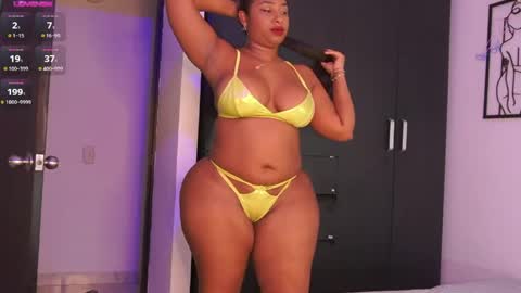 Snapshot of roxanasmiith chatting on May 2026 11:09:01 PM Roxxx Thee Stallion online show from May 2026 11:09:01 PM