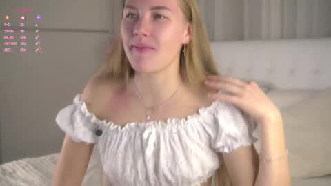 Anna Lokiss online show from November 2025 11:43:02 AM